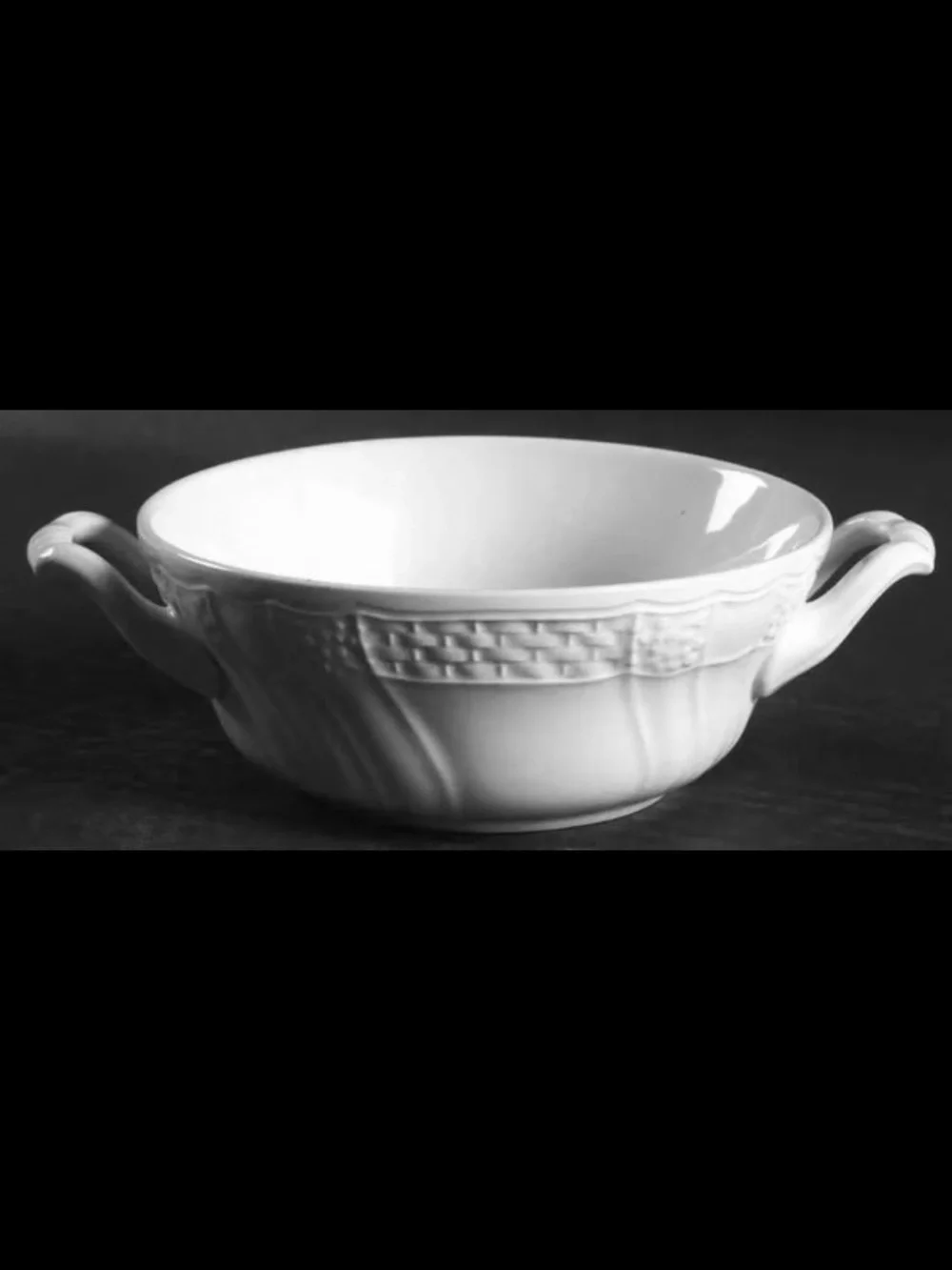 Rare! MIKASA Renaissance White Double-Handled Flat Cream Soup Bowl 4 3/4 repair